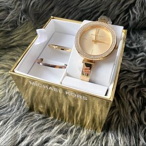 NWT authentic MK gold tone watch I’m gift box
